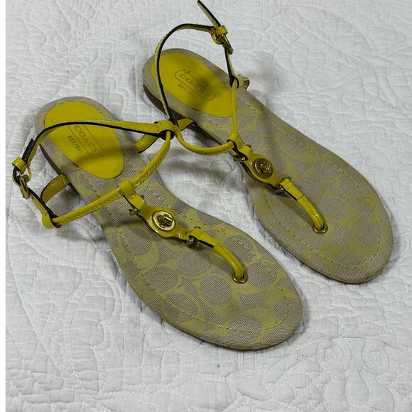 Coach Women’s 7 Yellow Patent Leather Flat Sandals Designer Summer Shoes Luxury - Picture 1 of 11